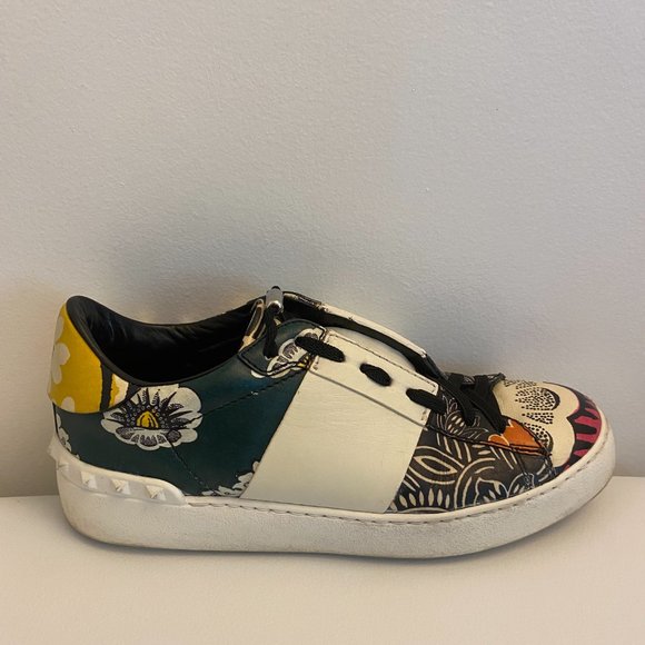 Authentic Valentino Garavani Sneakers - Picture 2 of 2